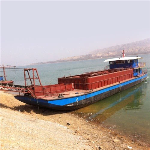 Selbstfahrender, selbstentladender Sand- und Steintransporter für seichtes Wasser